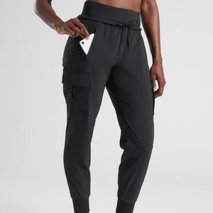 NWT | Sutton Jogger | BLACK